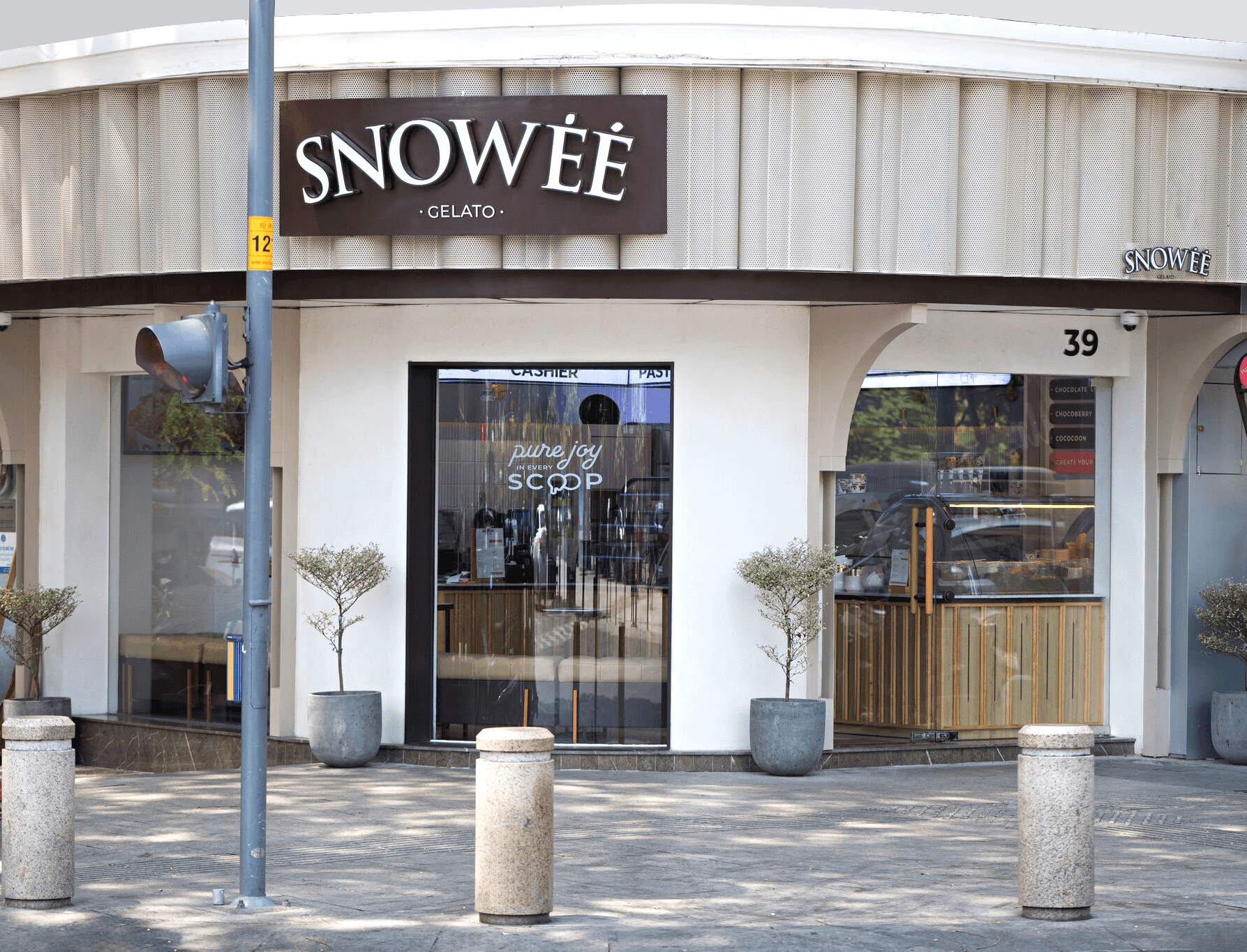 SNOWEE