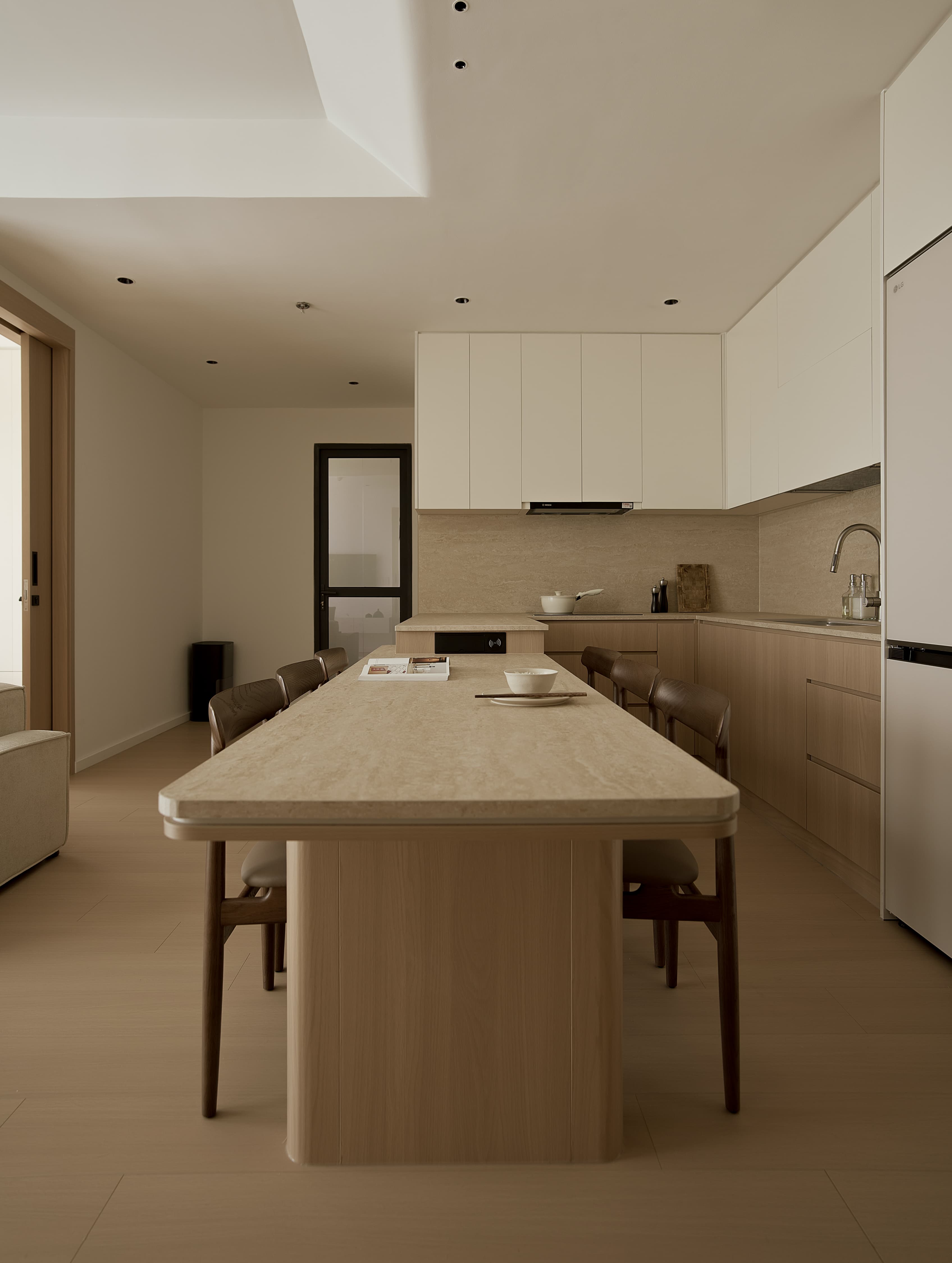 T HOUSE