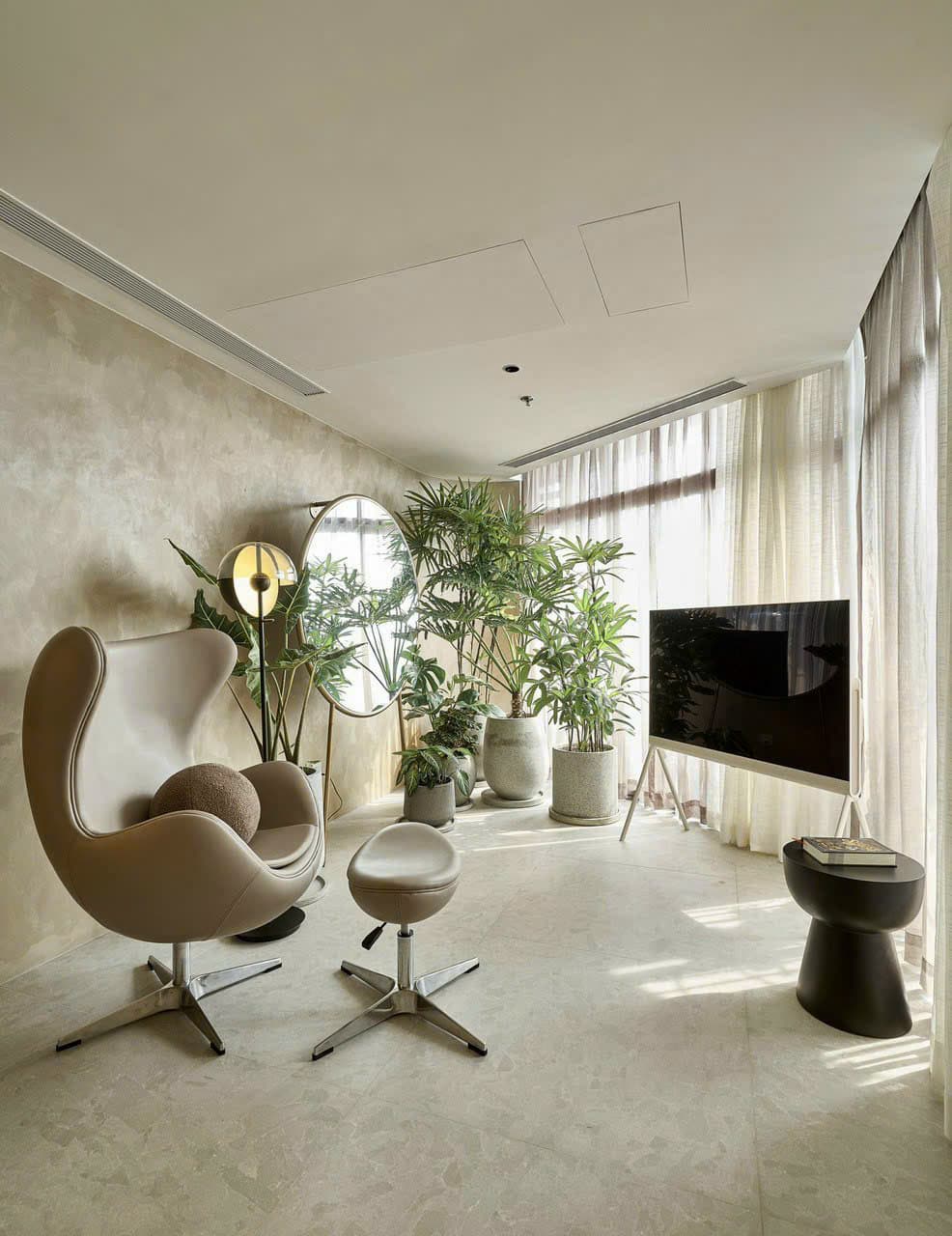 CITY GARDEN 24